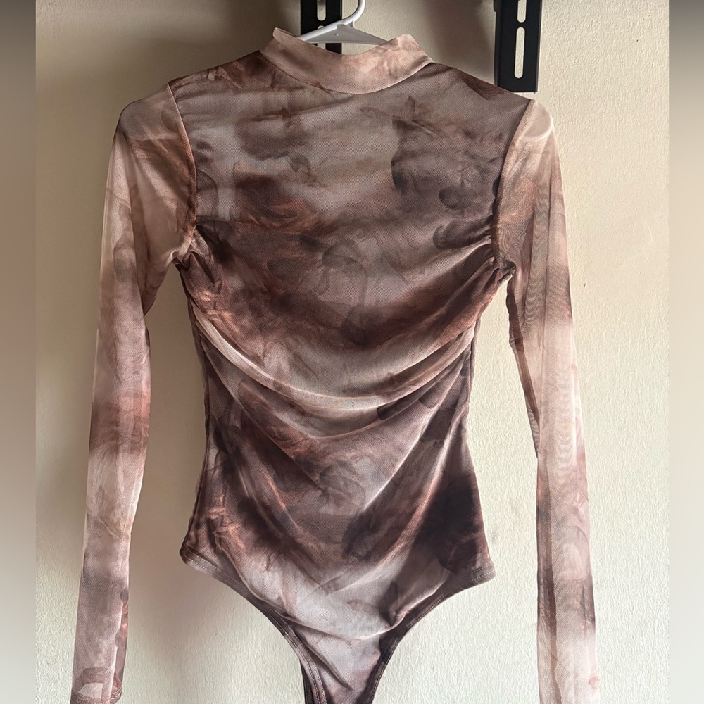 PrettyLittleThing Abstract Brown and Cream Long Sleeve Top